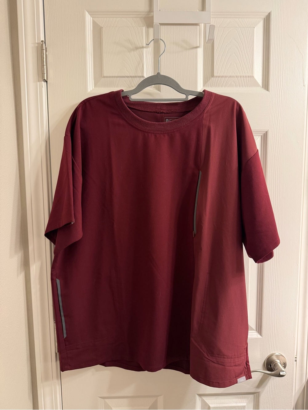 Figs Men's Short Sleeve Crewneck Shirt - Burgundy